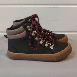 Boys boots